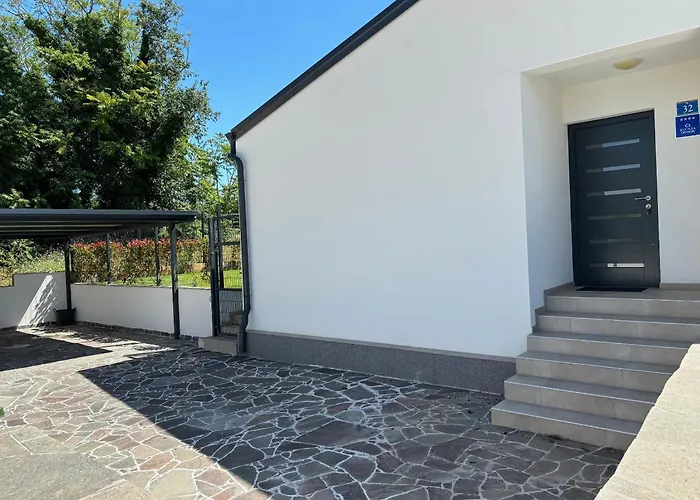 Villa Nostra