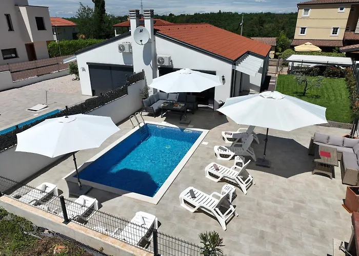 Villa Nostra