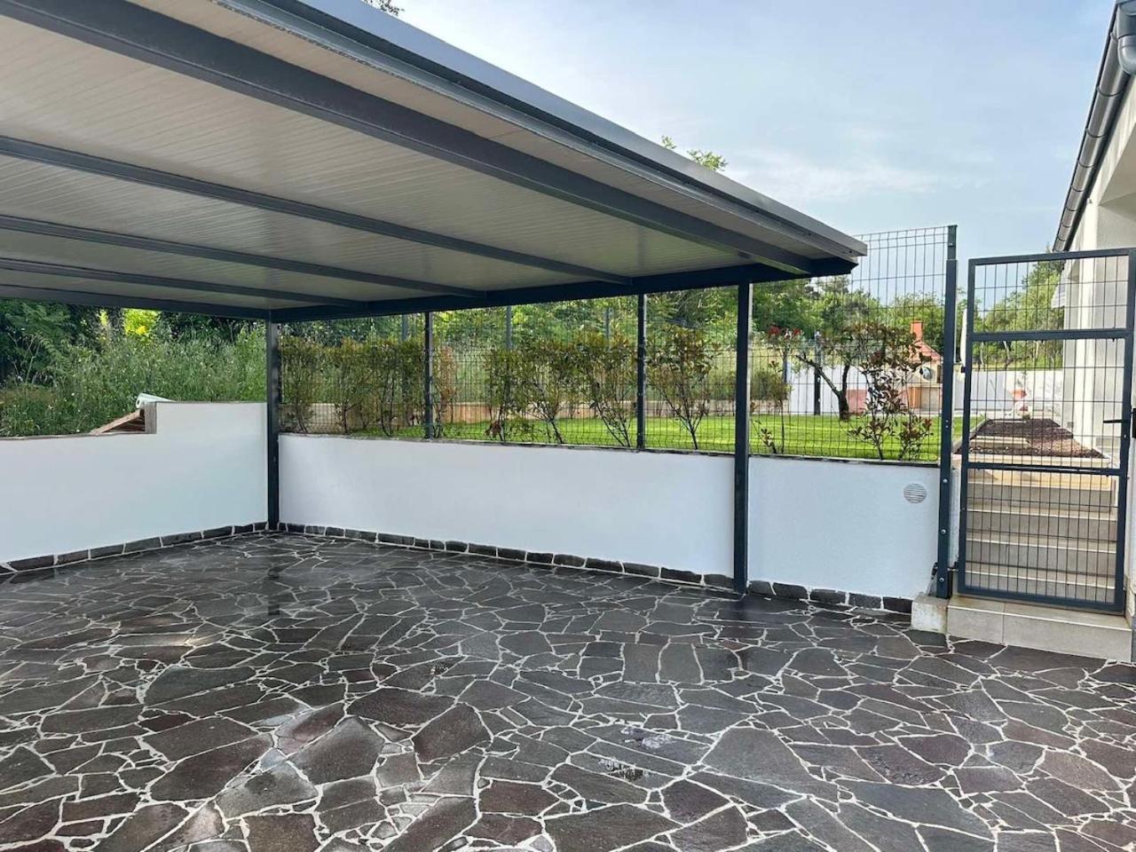 Villa Nostra *